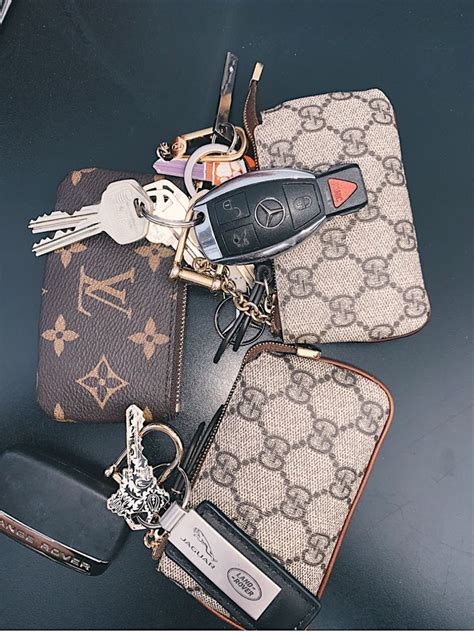 louis vuitton replica keychain|louis vuitton keyholder.